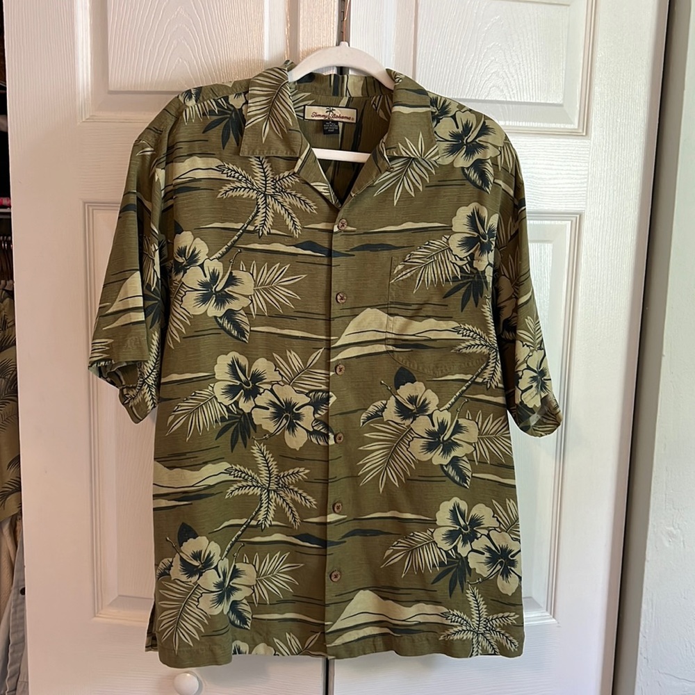Tommy Bahama Button Down